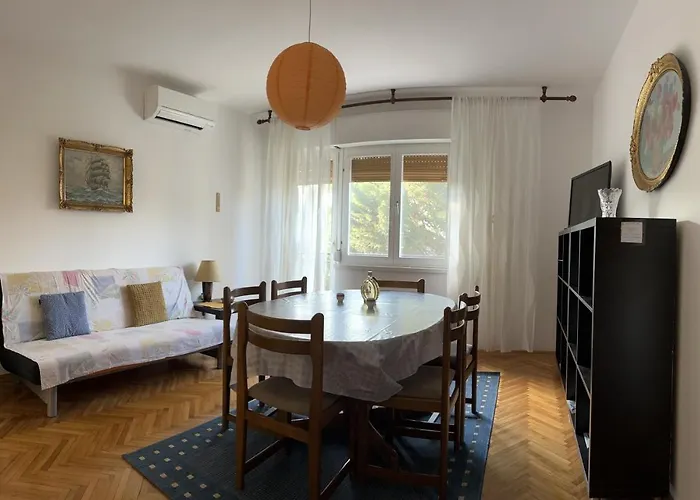 Sersic Διαμέρισμα